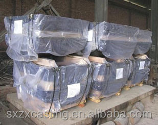 Krabstoestand huishoudelijk afval met zandgietproces en huishoudelijke benodigdheden